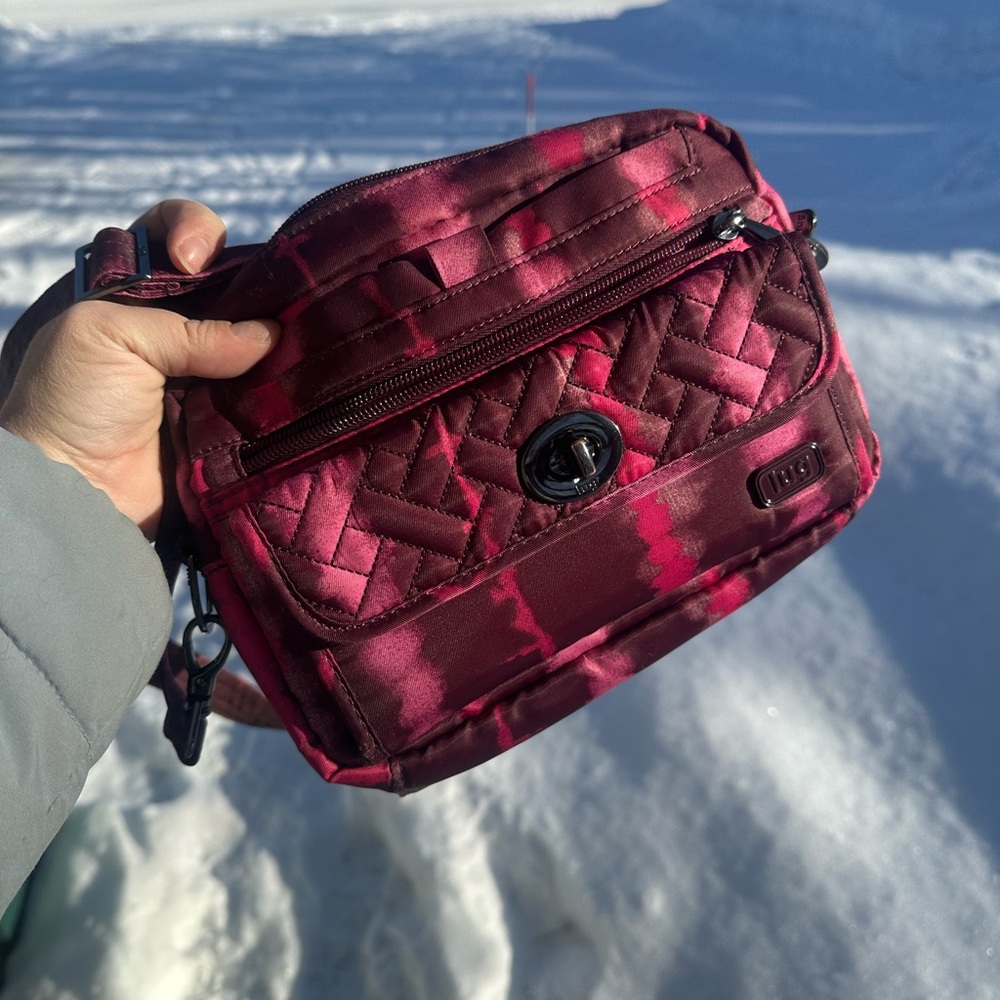 Lug Switch Convertible Crossbody Bag - Shibori Wine - Picture 2 of 10